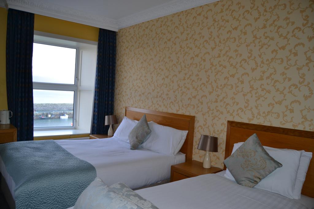 The Beach Hotel Mullaghmore Rum bild